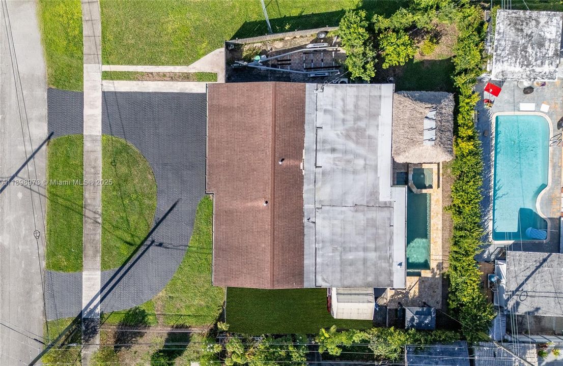 Active With Contract: $855,000 (4 beds, 2 baths, 1748 Square Feet)