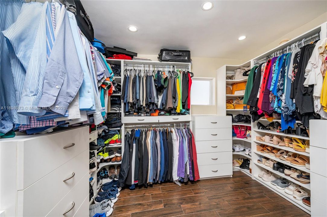 Active With Contract: $855,000 (4 beds, 2 baths, 1748 Square Feet)