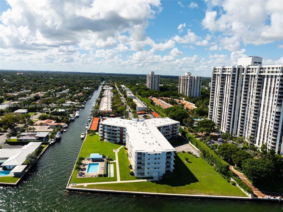 For Sale: $279,000 (2 beds, 2 baths, 1154 Square Feet)