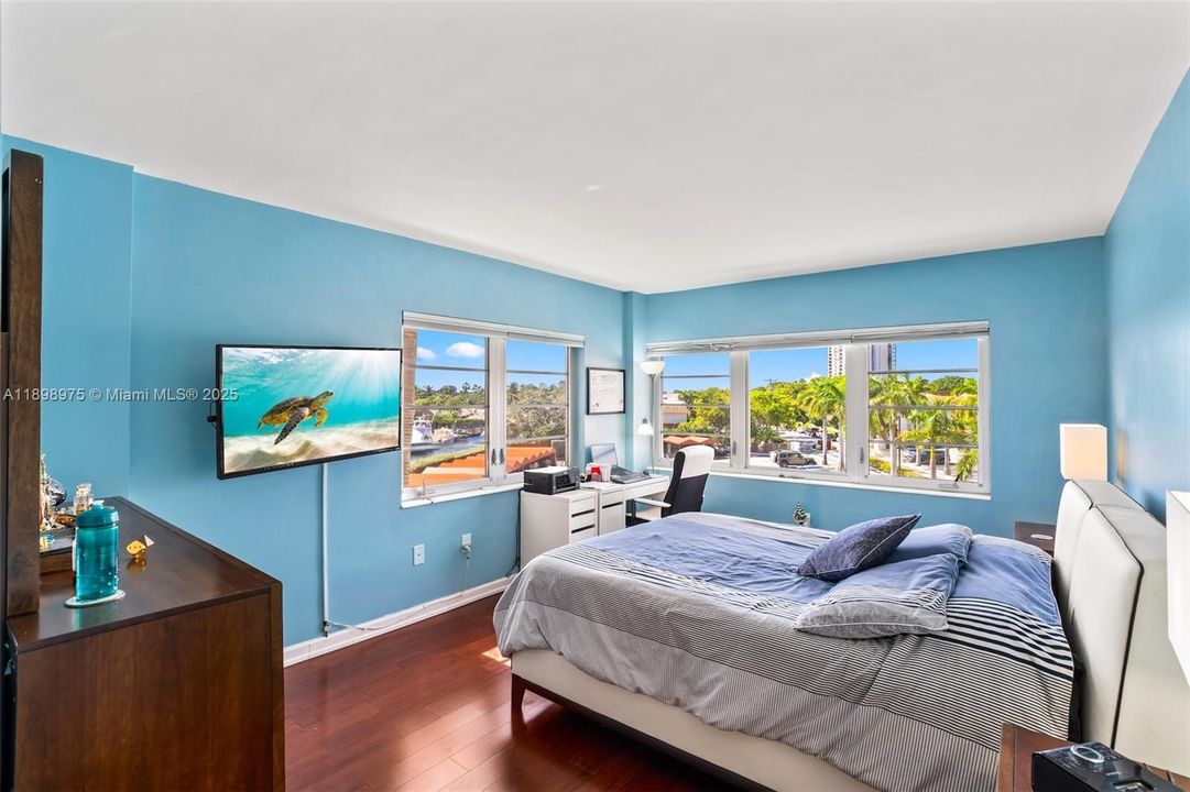 For Sale: $279,000 (2 beds, 2 baths, 1154 Square Feet)