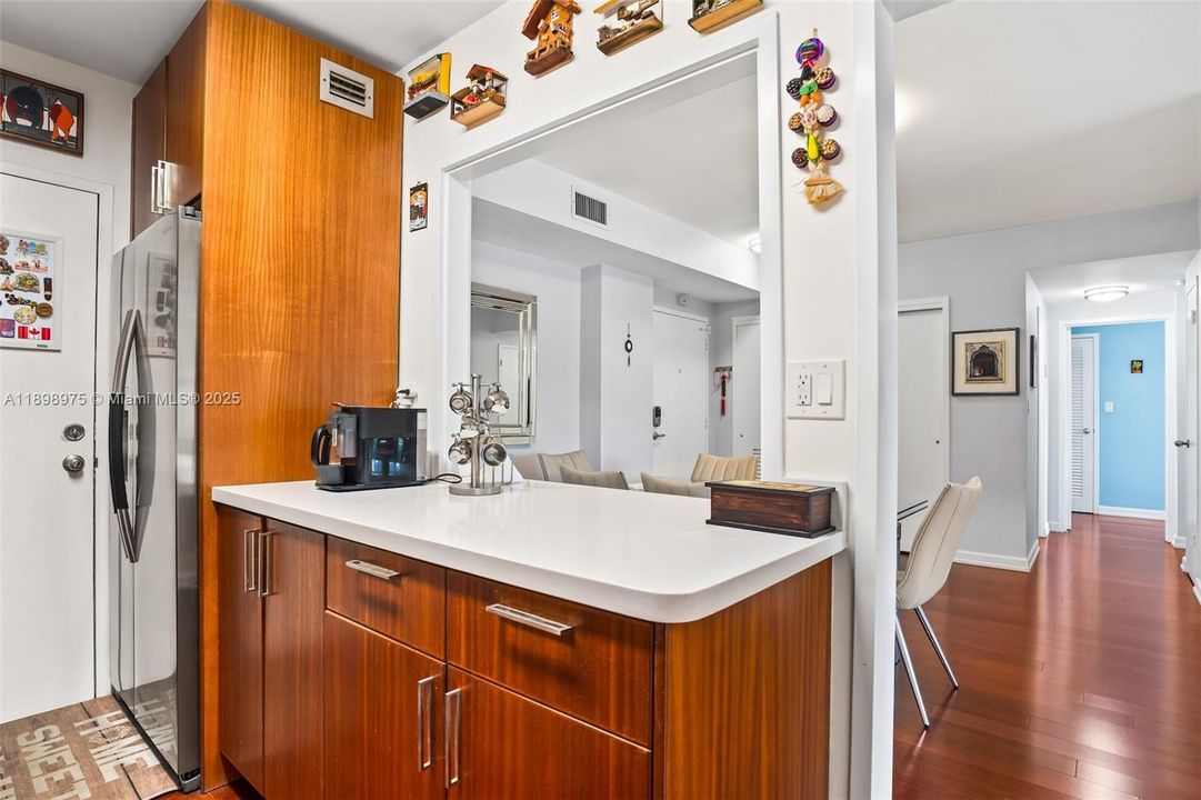 For Sale: $279,000 (2 beds, 2 baths, 1154 Square Feet)