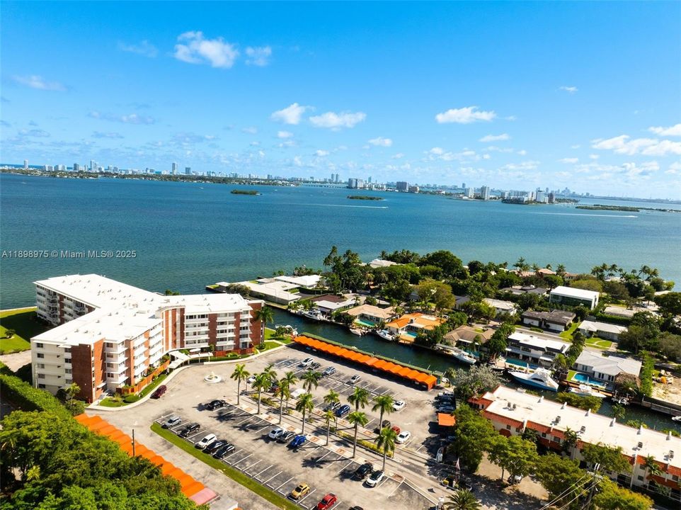 For Sale: $279,000 (2 beds, 2 baths, 1154 Square Feet)