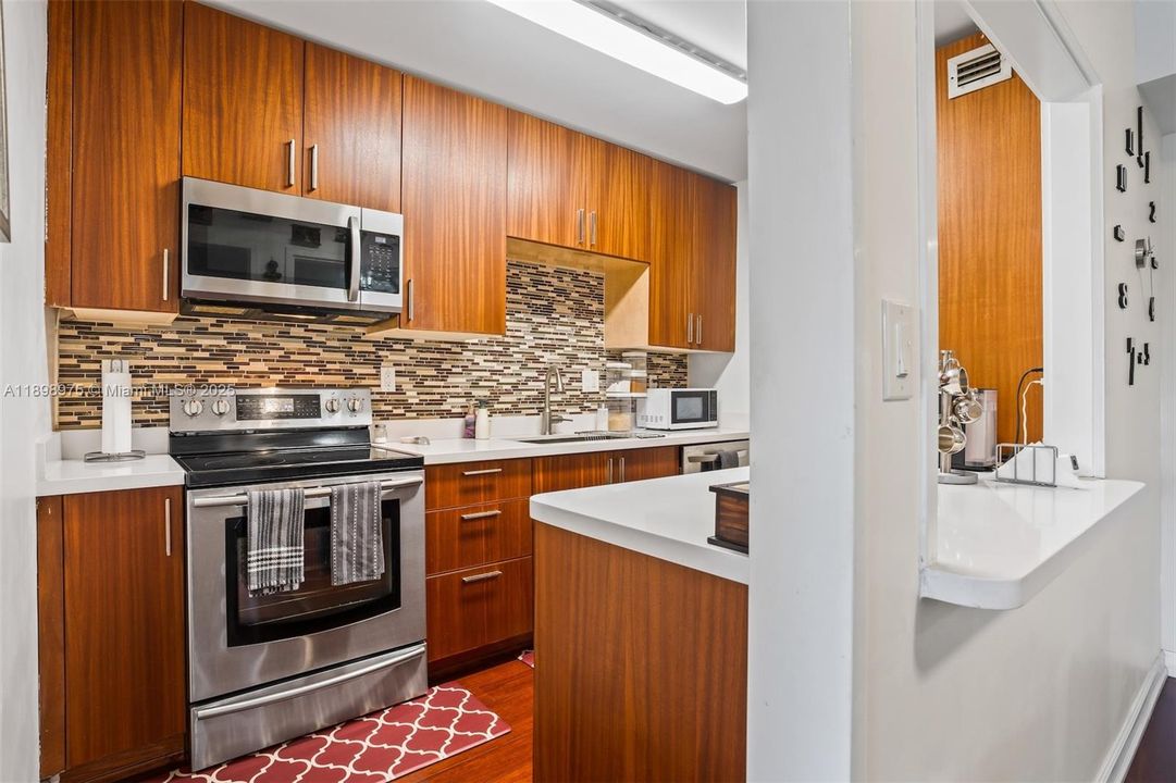 For Sale: $279,000 (2 beds, 2 baths, 1154 Square Feet)