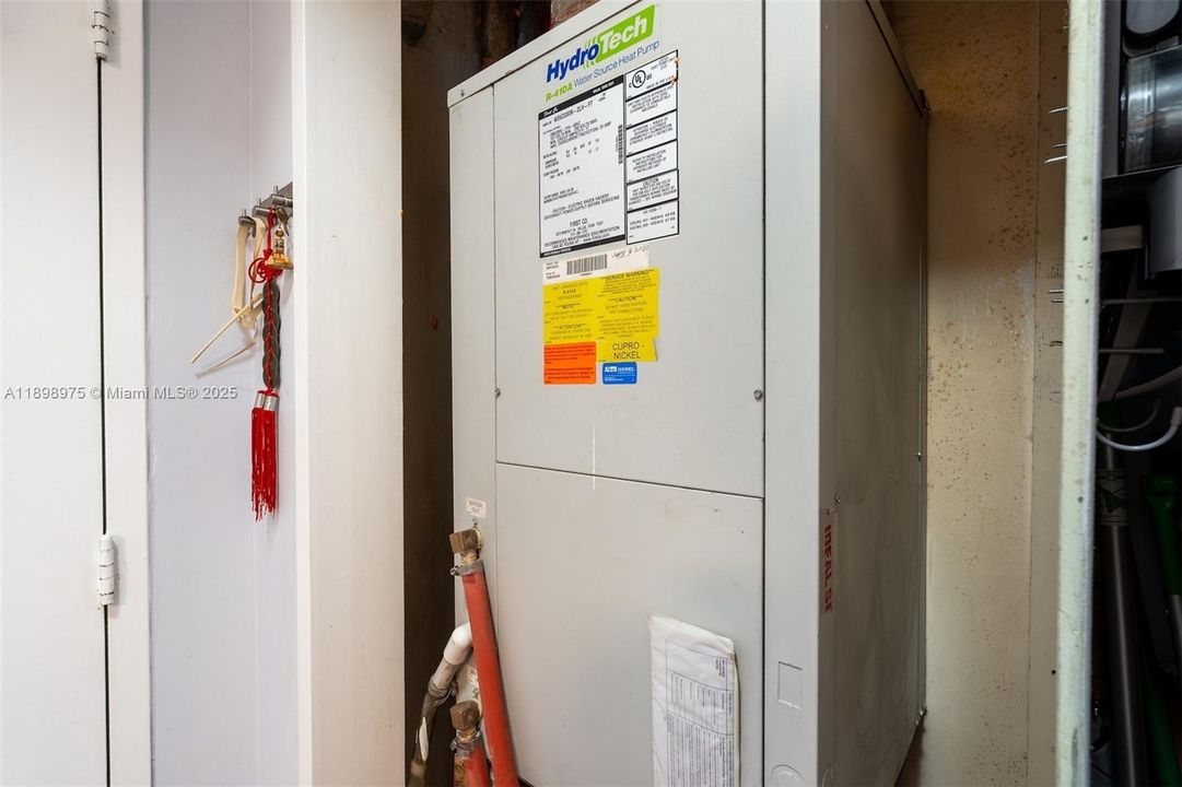 For Sale: $279,000 (2 beds, 2 baths, 1154 Square Feet)