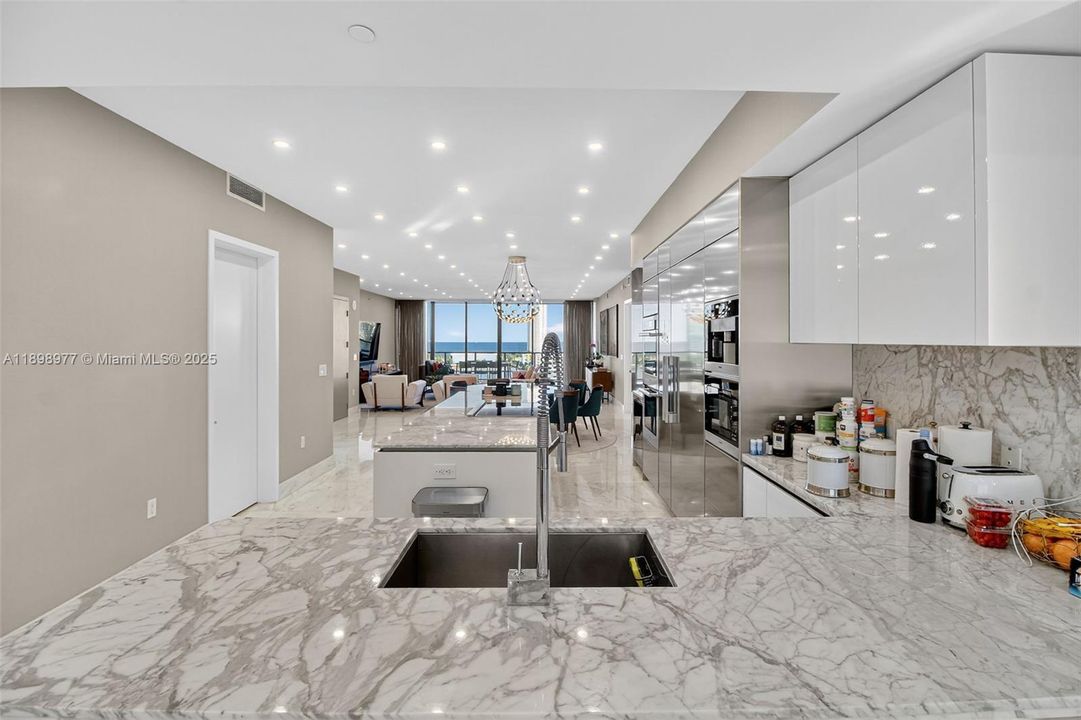 Activo con contrato: $22,000 (3 camas, 4 baños, 2877 Pies cuadrados)