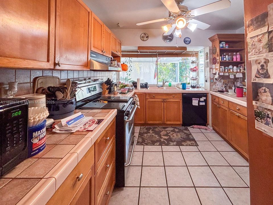 Recently Sold: $499,000 (3 beds, 2 baths, 1512 Square Feet)