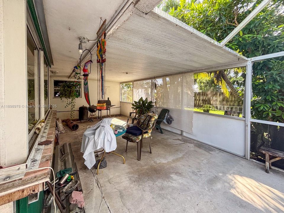 Recently Sold: $499,000 (3 beds, 2 baths, 1512 Square Feet)