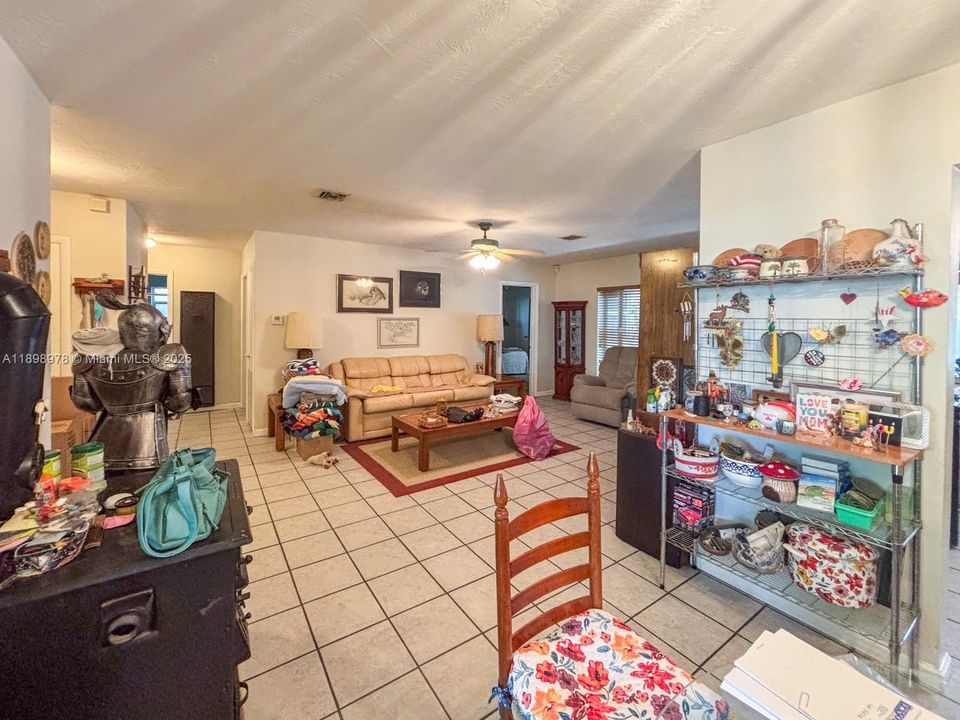 Recently Sold: $499,000 (3 beds, 2 baths, 1512 Square Feet)