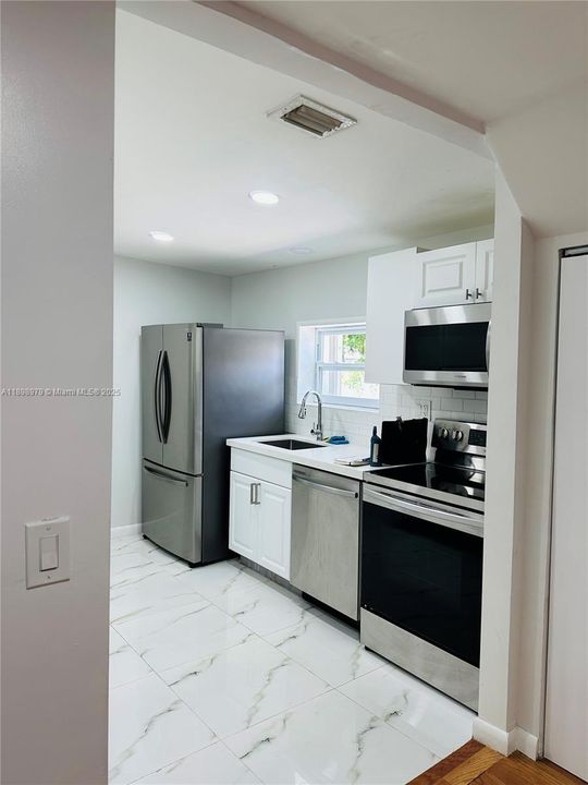 For Sale: $630,000 (3 beds, 2 baths, 1554 Square Feet)