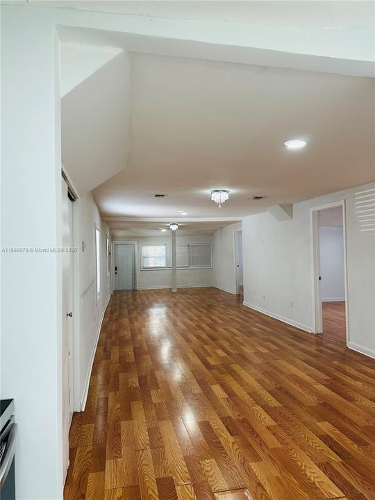 For Sale: $630,000 (3 beds, 2 baths, 1554 Square Feet)