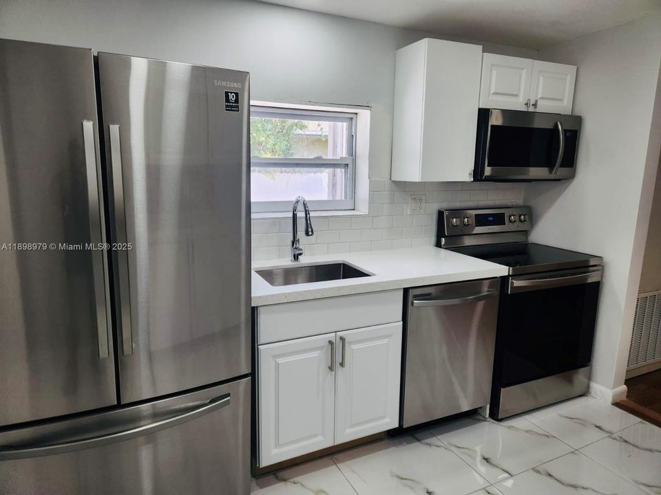 For Sale: $630,000 (3 beds, 2 baths, 1554 Square Feet)