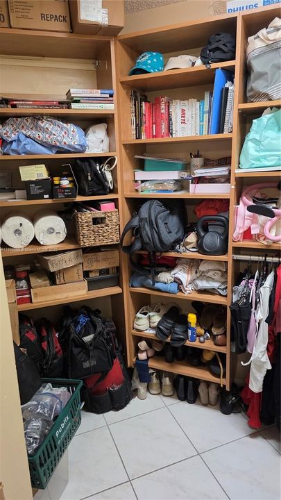 2nd bedroom walking closet