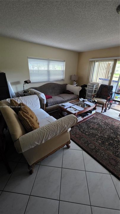 待售: $265,000 (2 贝兹, 2 浴室, 1533 平方英尺)