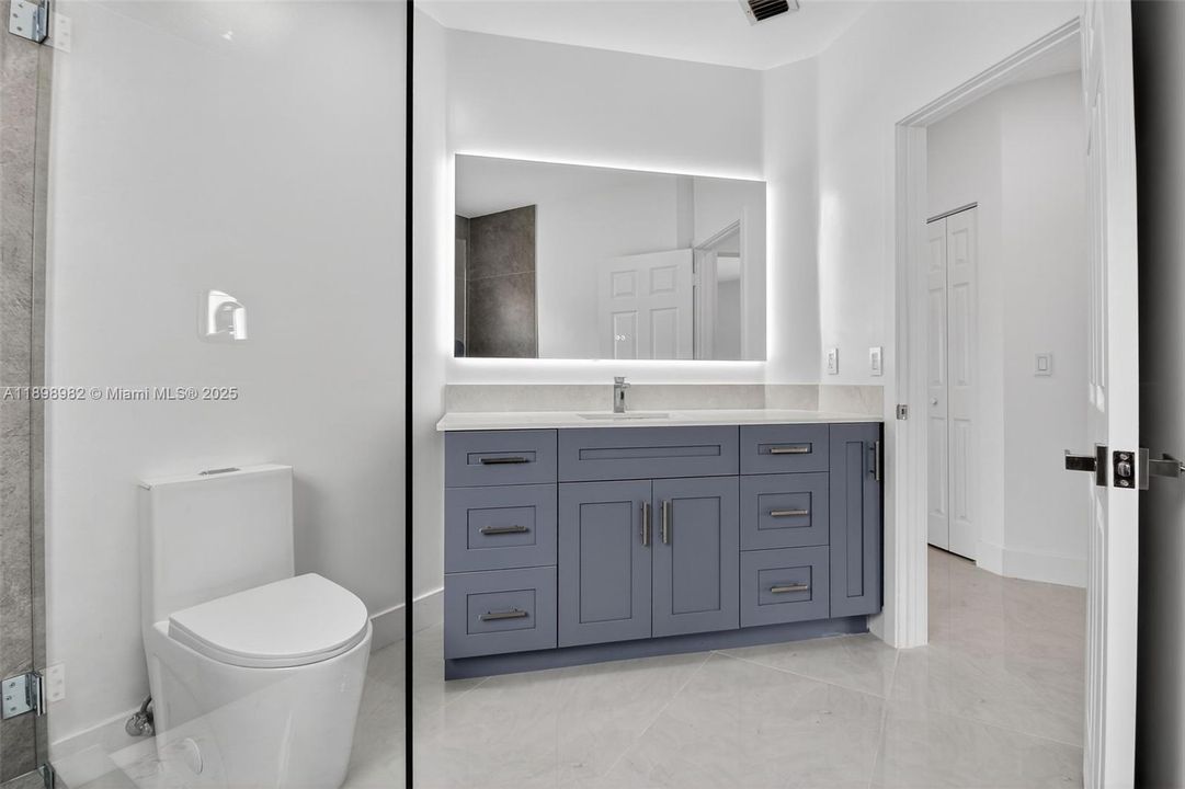 For Sale: $1,099,999 (5 beds, 3 baths, 2569 Square Feet)