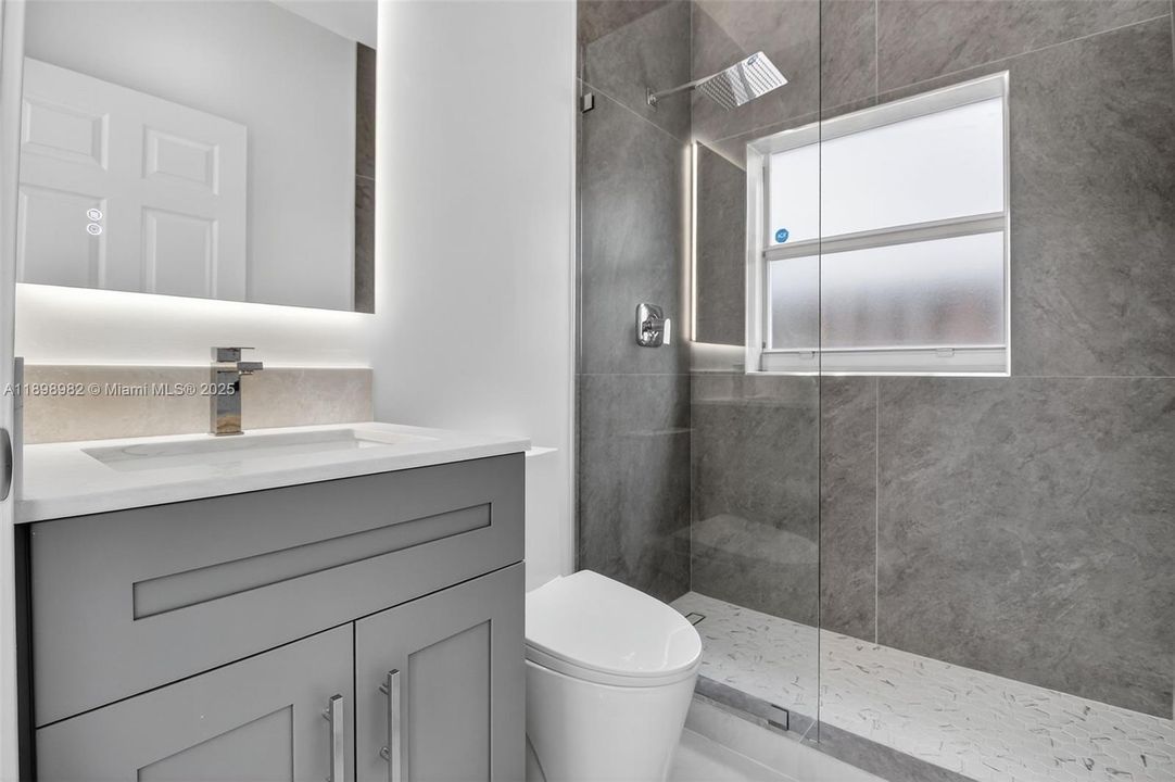 For Sale: $1,099,999 (5 beds, 3 baths, 2569 Square Feet)