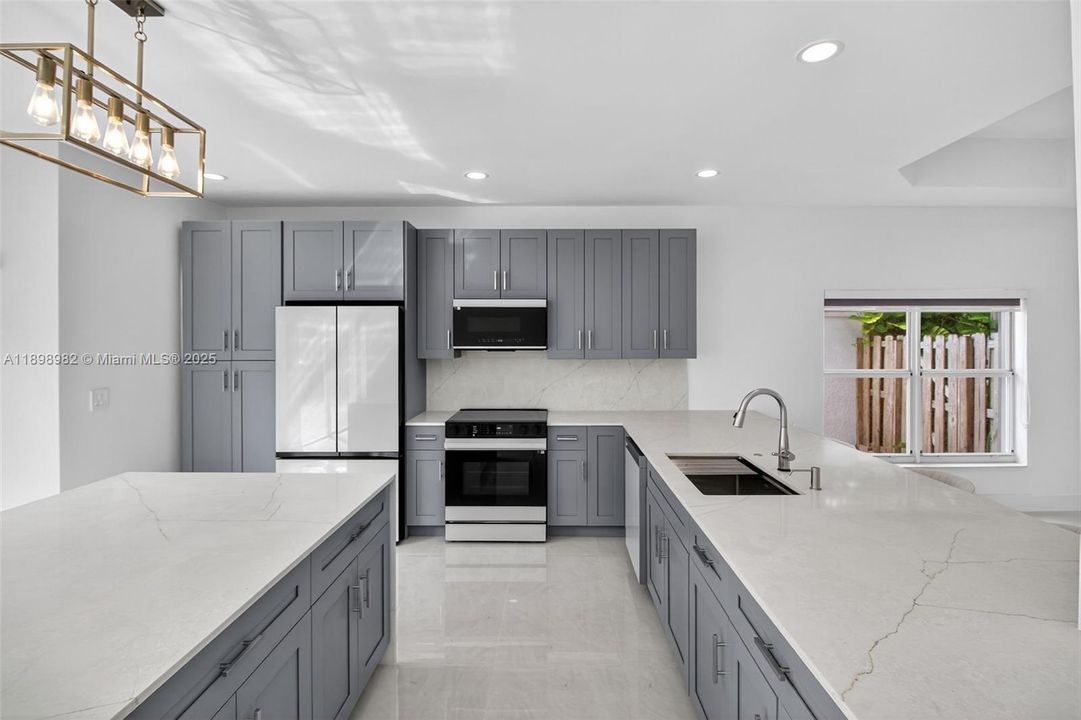 For Sale: $1,099,999 (5 beds, 3 baths, 2569 Square Feet)