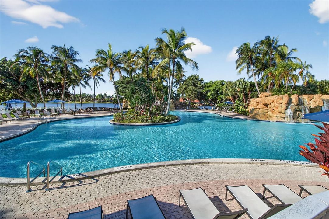 For Sale: $1,099,999 (5 beds, 3 baths, 2569 Square Feet)