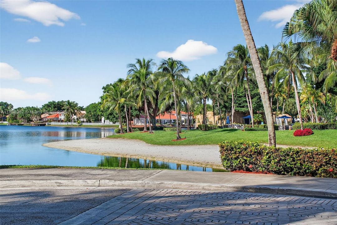 For Sale: $1,099,999 (5 beds, 3 baths, 2569 Square Feet)