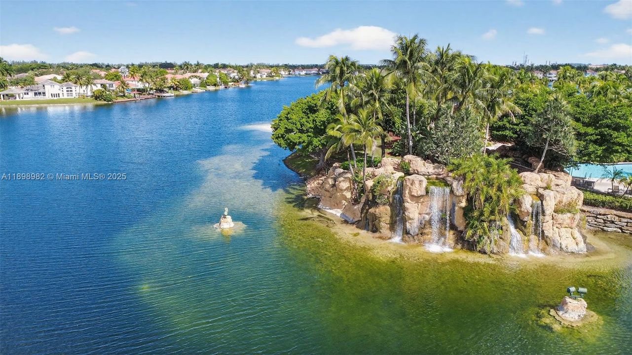 For Sale: $1,099,999 (5 beds, 3 baths, 2569 Square Feet)