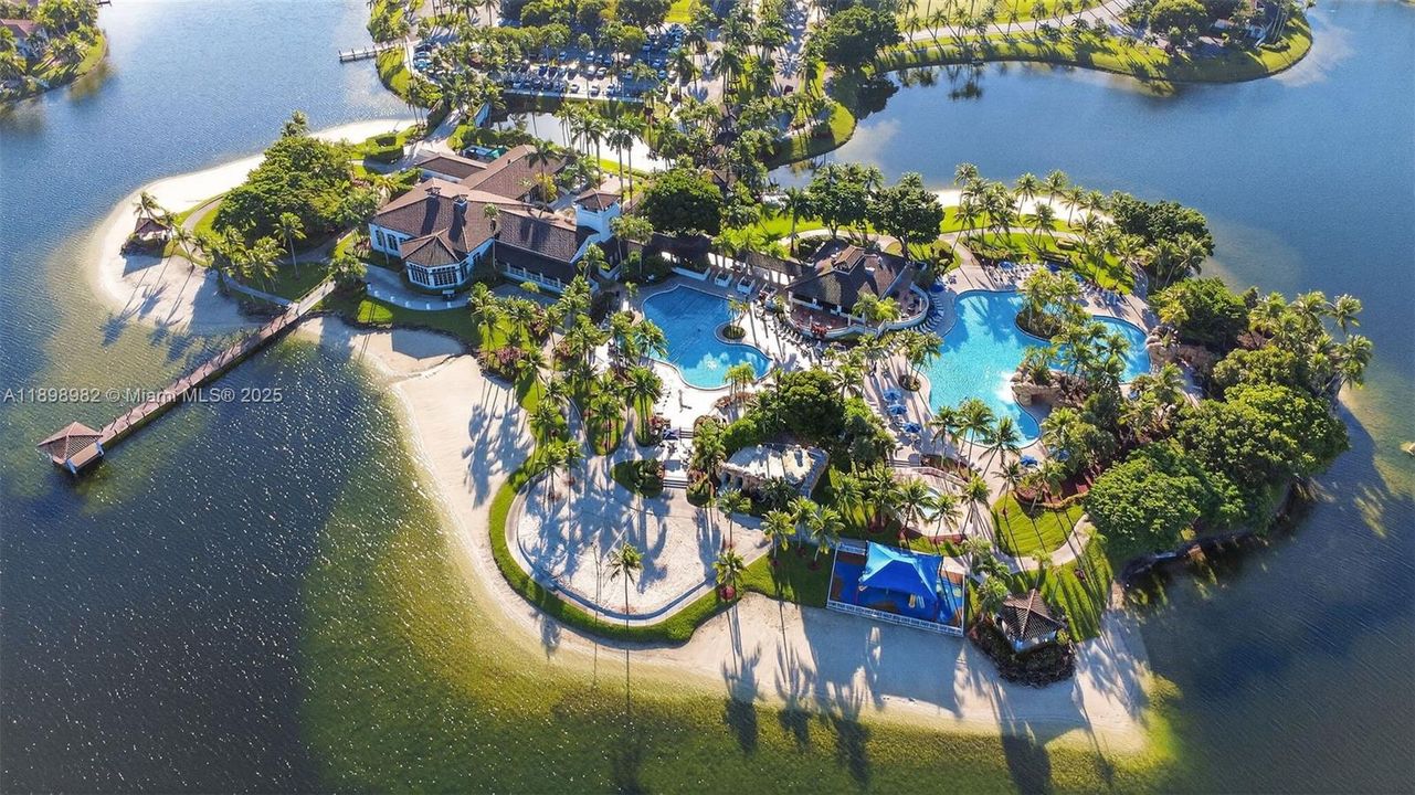 For Sale: $1,099,999 (5 beds, 3 baths, 2569 Square Feet)