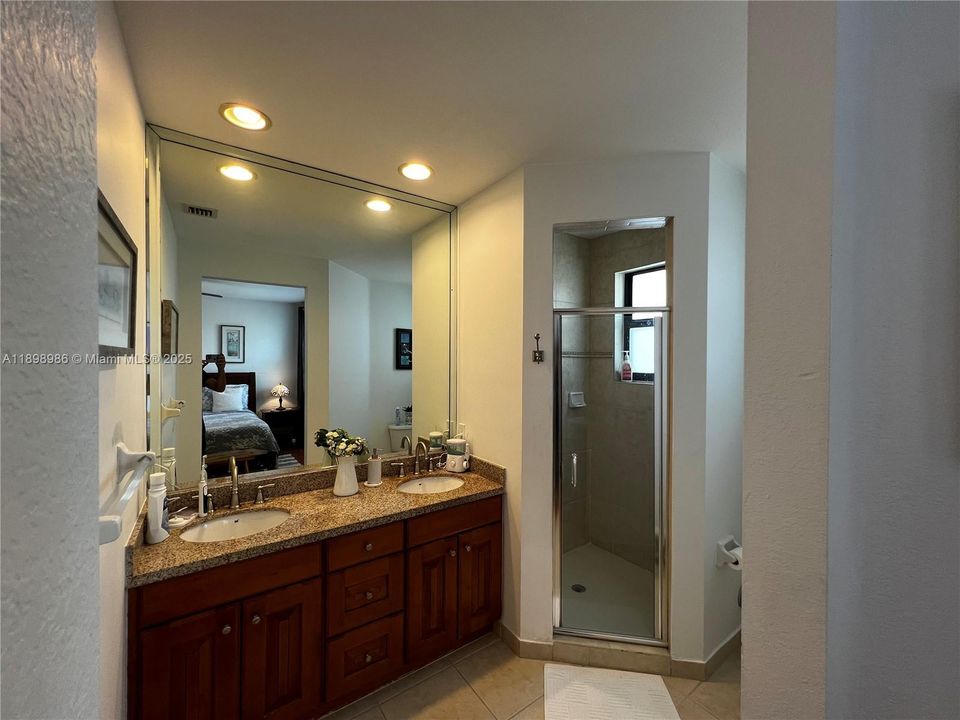 На продажу: $699,000 (3 спален, 2 ванн, 2014 Квадратных фут)