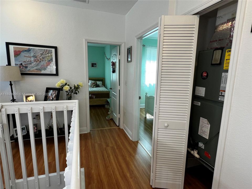 На продажу: $699,000 (3 спален, 2 ванн, 2014 Квадратных фут)