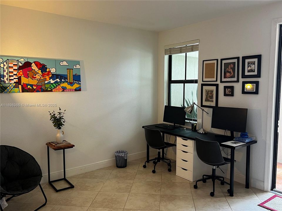 На продажу: $699,000 (3 спален, 2 ванн, 2014 Квадратных фут)