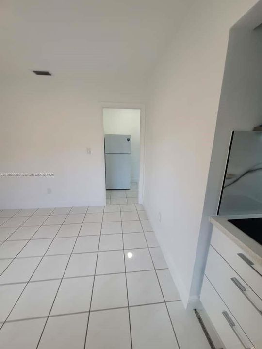 Recently Rented: $1,600 (1 beds, 1 baths, 2206 Square Feet)