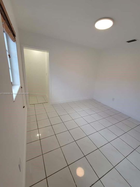 Recently Rented: $1,600 (1 beds, 1 baths, 2206 Square Feet)