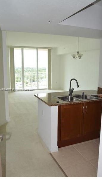 待售: $255,000 (1 贝兹, 1 浴室, 805 平方英尺)