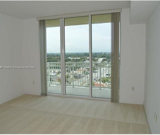 待售: $255,000 (1 贝兹, 1 浴室, 805 平方英尺)