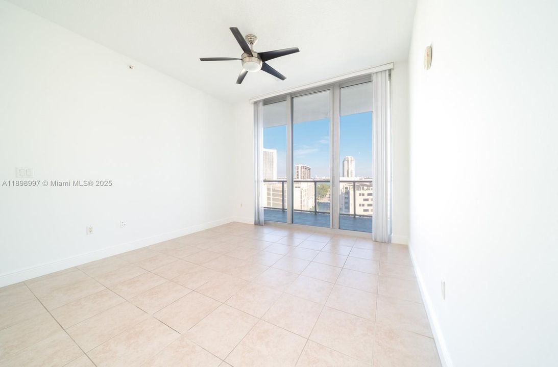For Sale: $629,900 (2 beds, 2 baths, 1090 Square Feet)