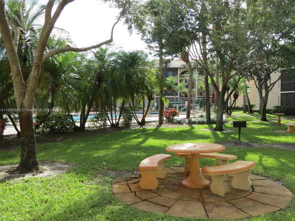 For Rent: $1,595 (1 beds, 1 baths, 764 Square Feet)