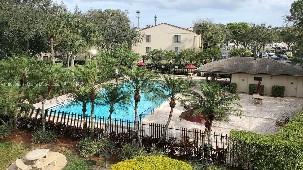 For Rent: $1,595 (1 beds, 1 baths, 764 Square Feet)