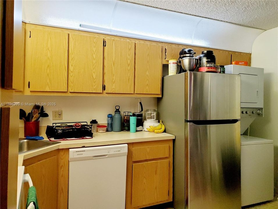 For Rent: $1,595 (1 beds, 1 baths, 764 Square Feet)