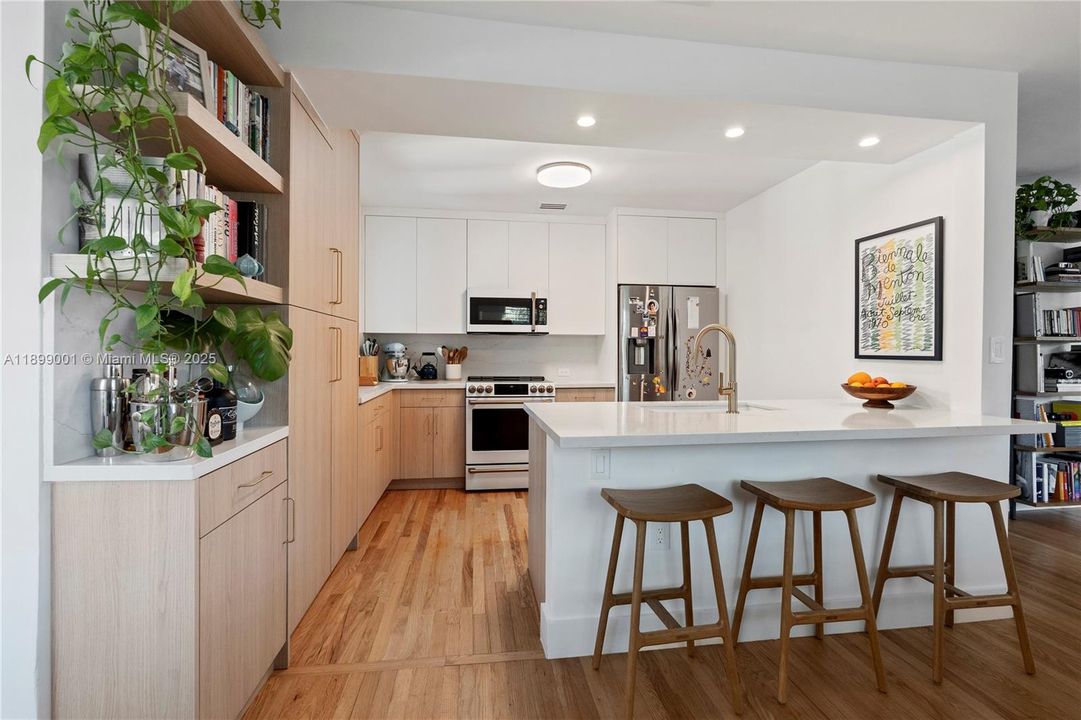 For Sale: $1,650,000 (3 beds, 2 baths, 1405 Square Feet)