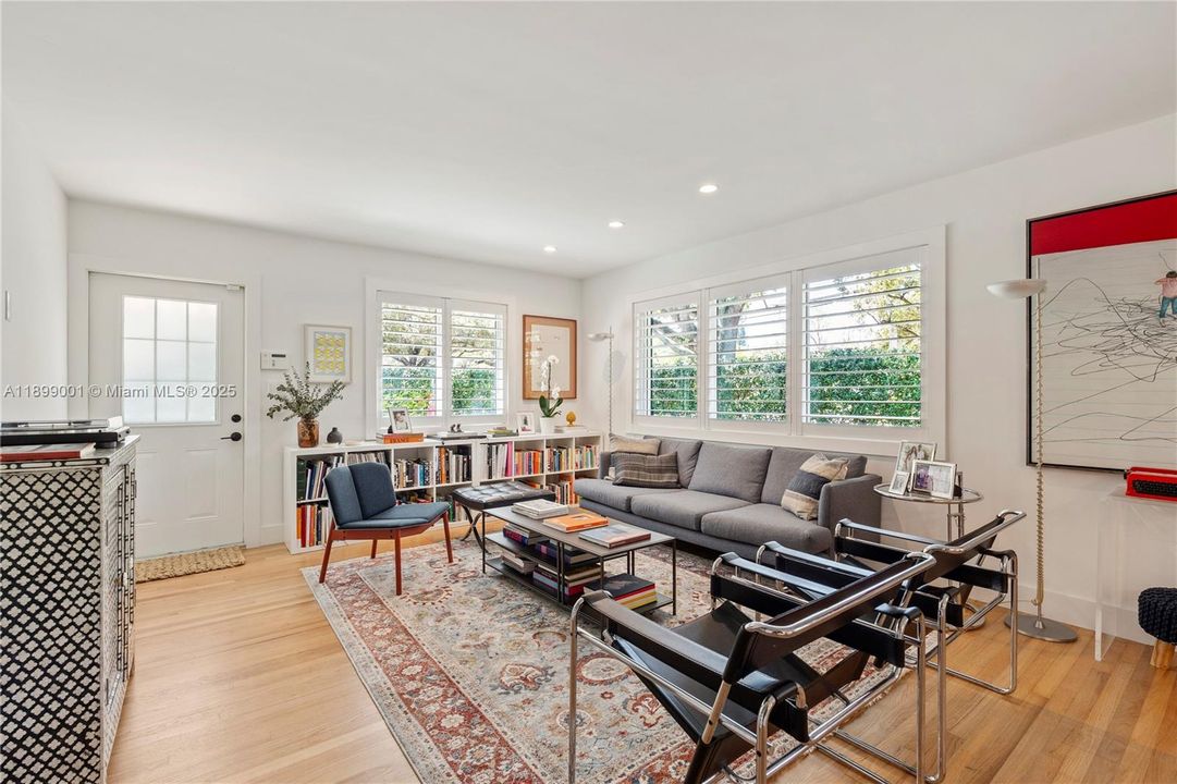 For Sale: $1,650,000 (3 beds, 2 baths, 1405 Square Feet)