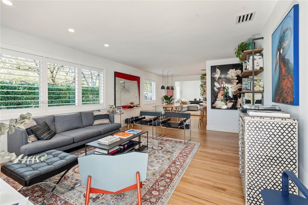 For Sale: $1,650,000 (3 beds, 2 baths, 1405 Square Feet)