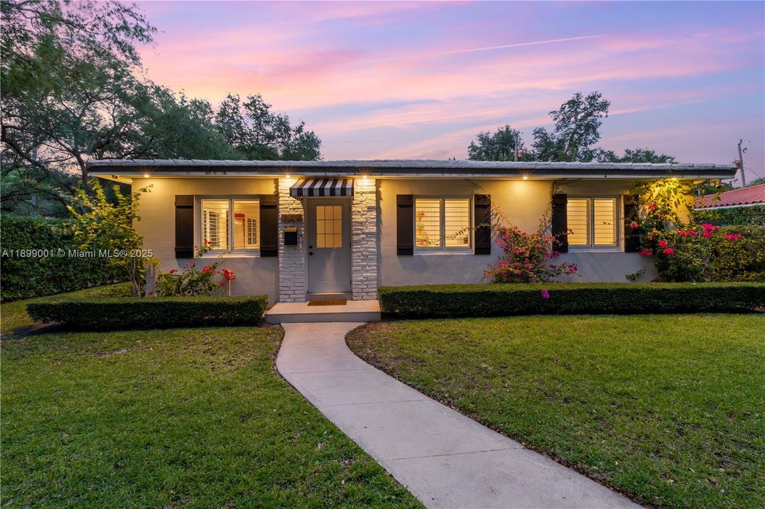 For Sale: $1,650,000 (3 beds, 2 baths, 1405 Square Feet)