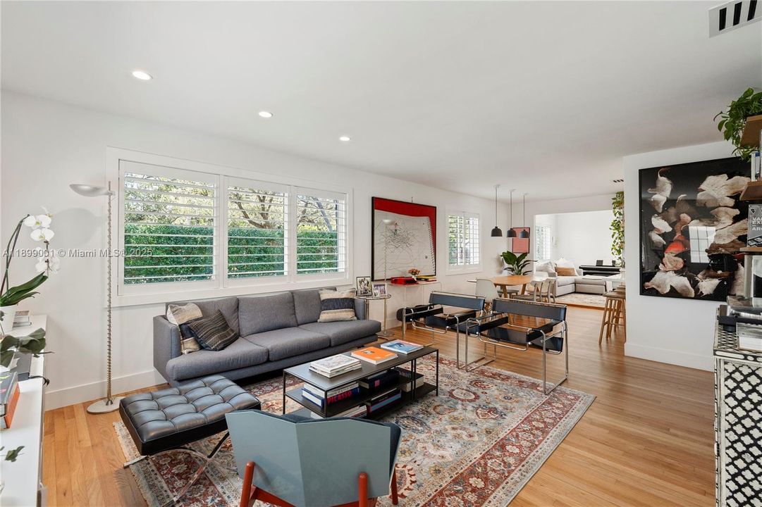 For Sale: $1,650,000 (3 beds, 2 baths, 1405 Square Feet)