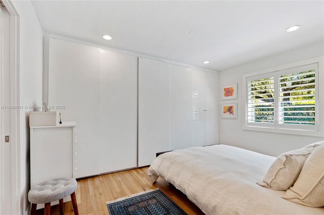 For Sale: $1,650,000 (3 beds, 2 baths, 1405 Square Feet)