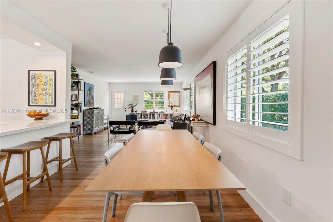 For Sale: $1,650,000 (3 beds, 2 baths, 1405 Square Feet)