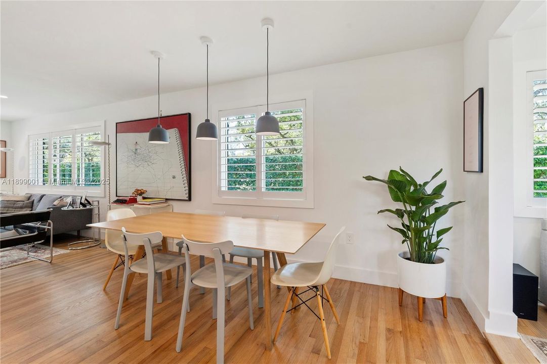 For Sale: $1,650,000 (3 beds, 2 baths, 1405 Square Feet)