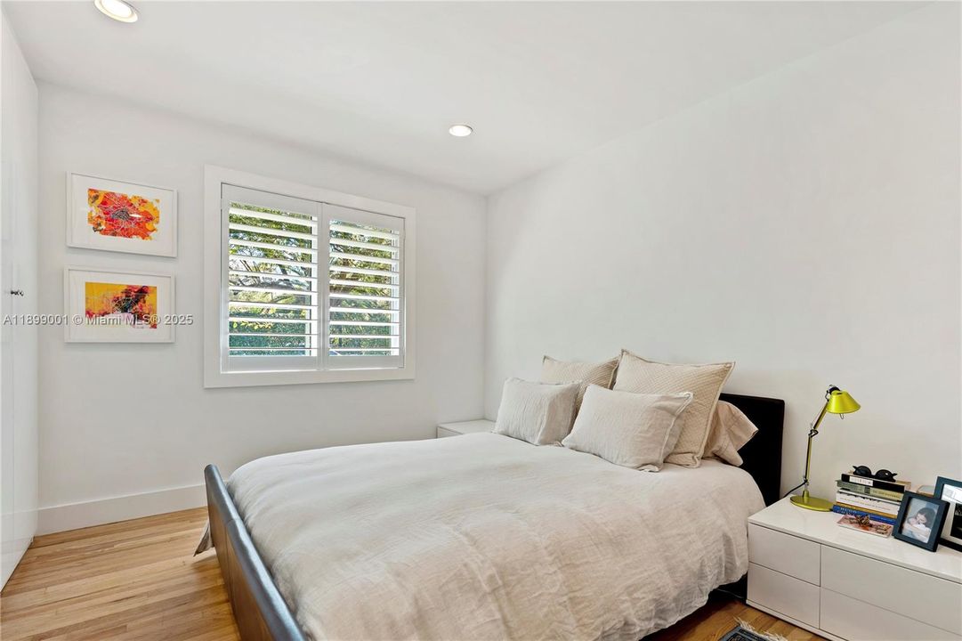 For Sale: $1,650,000 (3 beds, 2 baths, 1405 Square Feet)