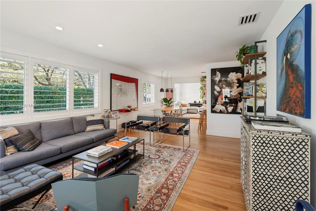 For Sale: $1,650,000 (3 beds, 2 baths, 1405 Square Feet)