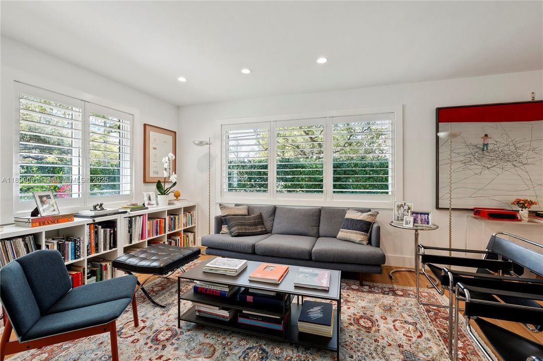 For Sale: $1,650,000 (3 beds, 2 baths, 1405 Square Feet)