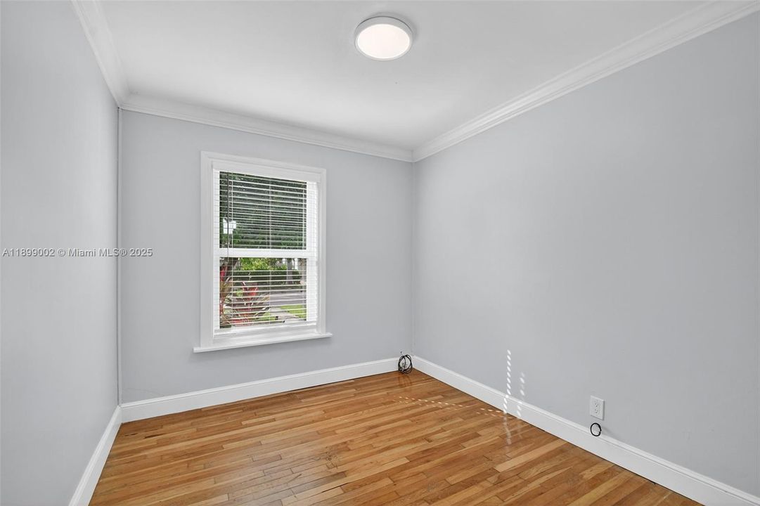 На продажу: $499,000 (4 спален, 1 ванн, 1190 Квадратных фут)