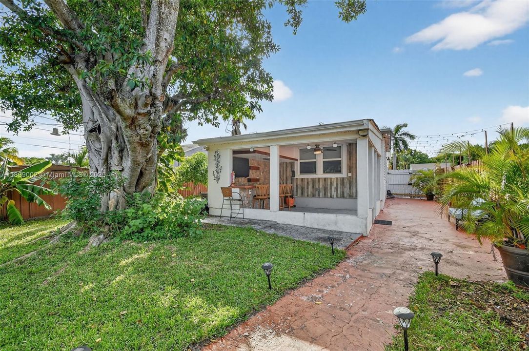 На продажу: $499,000 (4 спален, 1 ванн, 1190 Квадратных фут)