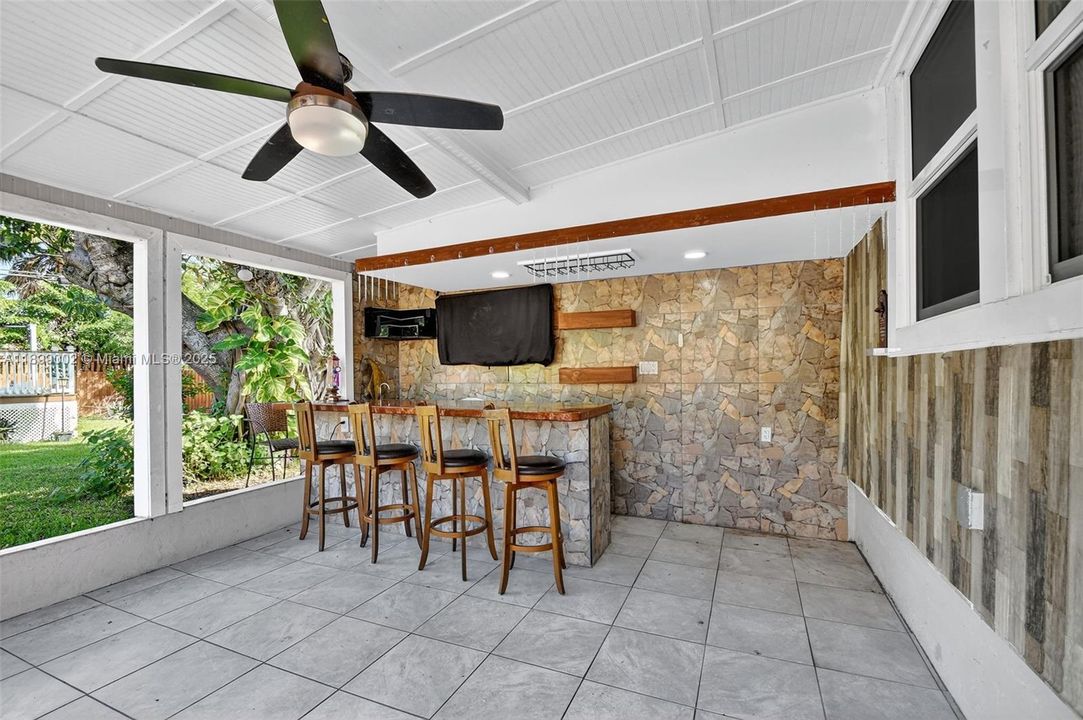 На продажу: $499,000 (4 спален, 1 ванн, 1190 Квадратных фут)