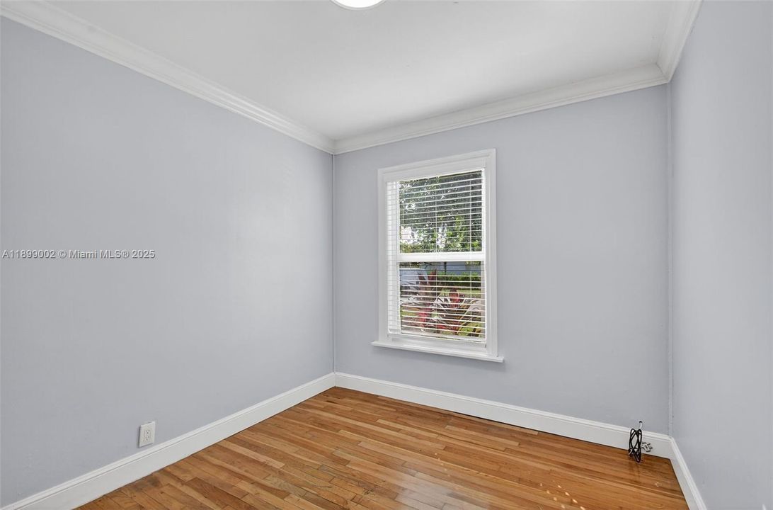 На продажу: $499,000 (4 спален, 1 ванн, 1190 Квадратных фут)